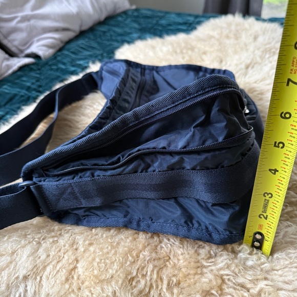 LeSportsac Deluxe Everyday Bag Navy - Picture 6 of 9